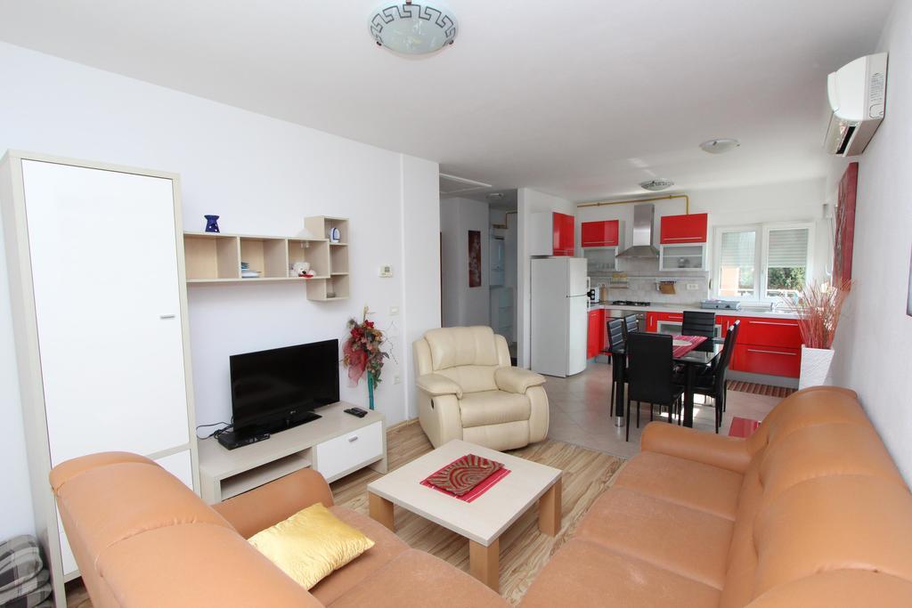 Apartments Tijana 罗维尼 外观 照片